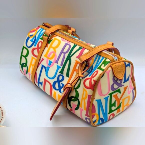 Y2K Graffiti Print Dooney & Bourke Purse 🤍 - Picture 1 of 13